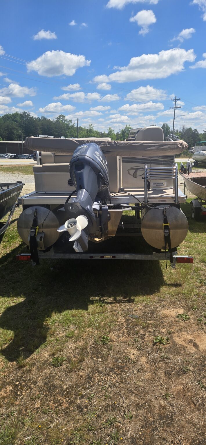 2017 Tahoe Pontoon 2