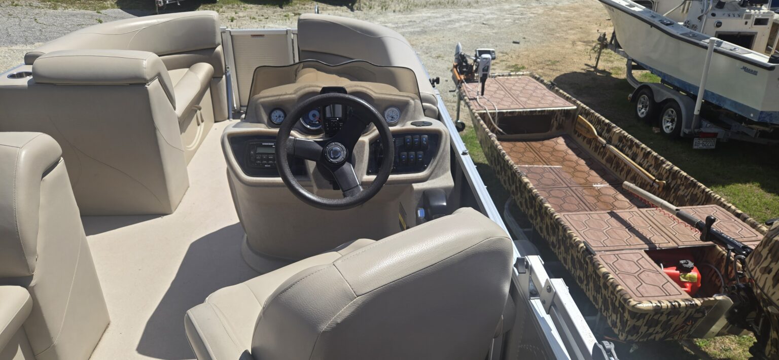 2017 Tahoe Pontoon 4